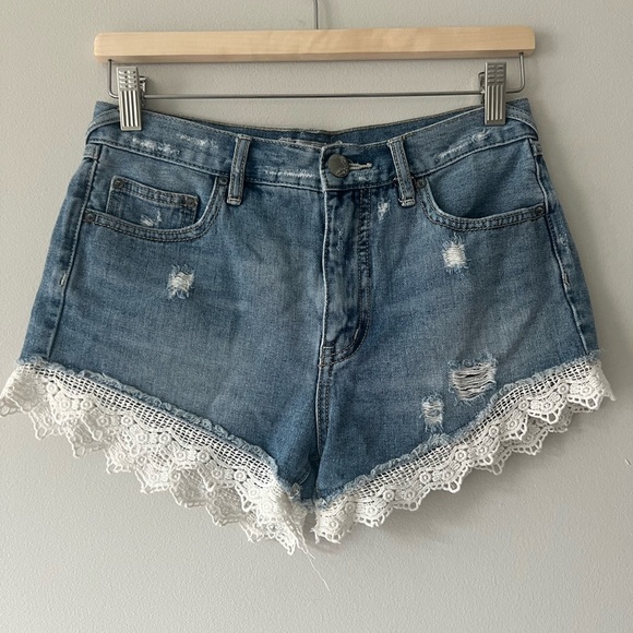 Free People Blue Bohemian Denim Shorts With Lace Trim Size 26 - Picture 5 of 8